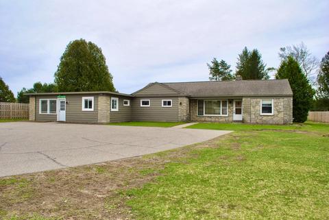 610 E Main St, Gaylord, MI 49735