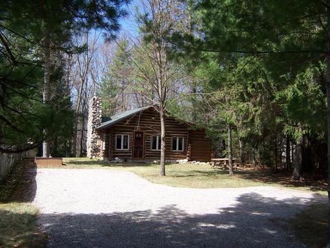11889 Lancewood Dr, Roscommon, MI 48653