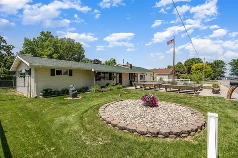 121 Twin Elm Avenue Houghton Lake Mi 48629 Ave, Houghton Lake, MI 48629