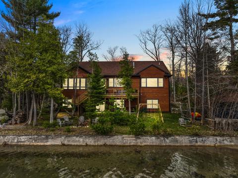 8830 W Higgins Lake Drive Roscommon Mi 48653 Dr, Roscommon, MI 48653
