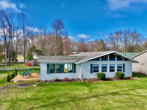 236 Driftwood Cir, Prudenville, MI 48651