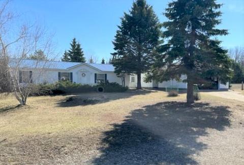 3025 Polish Line Road Cheboygan Mi 49721 Rd, Cheboygan, MI 49721