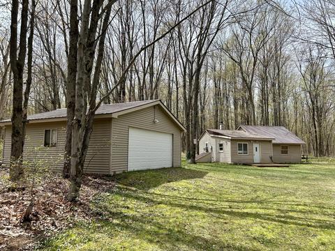 6218 Whitehouse Trl, Vanderbilt, MI 49795