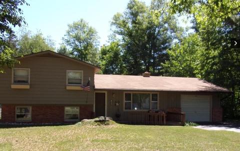 211 Center Dr, Roscommon, MI 48653