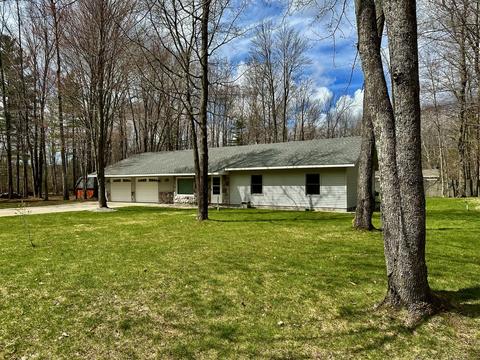 5816 Pewamo Trail Gaylord Mi 49735 Trl, Gaylord, MI 49735