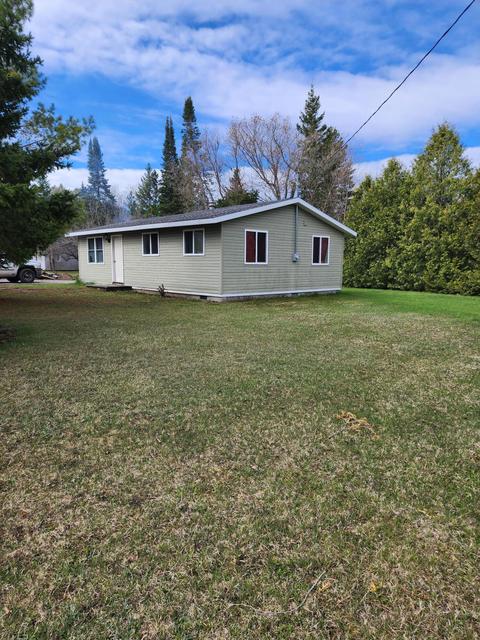 7936 Crestwood Dr, Alpena, MI 49707