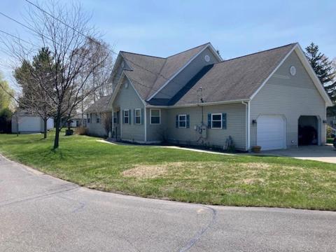 101 Tuscaroras Trl, Prudenville, MI 48651