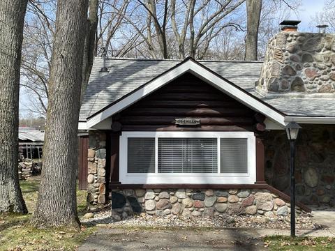 109 Willow St # -1, Houghton Lake, MI 48629