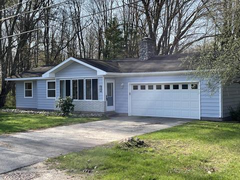 415 Ontario Street Houghton Lake Mi 48629 St, Houghton Lake, MI 48629