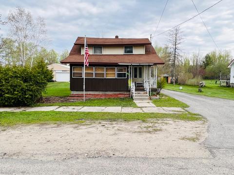 527 Duncan Avenue Cheboygan Mi 49721 Ave, Cheboygan, MI 49721