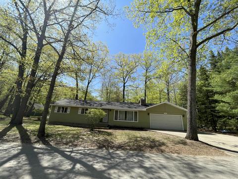 305 Pingree St, Roscommon, MI 48653