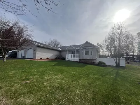 5275 Will Drive Indian River Mi 49749 Dr, Indian River, MI 49749