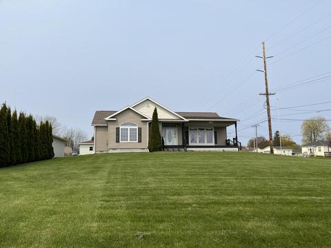 910 S State St, St. Ignace, MI 49781