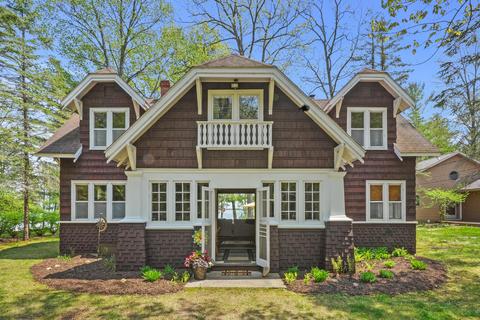 8452 W Higgins Lake Drive Roscommon Mi 48653 Dr, Roscommon, MI 48653