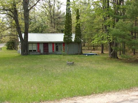 1001 E Higgins Lake Drive Roscommon Mi 48653 Dr, Roscommon, MI 48653