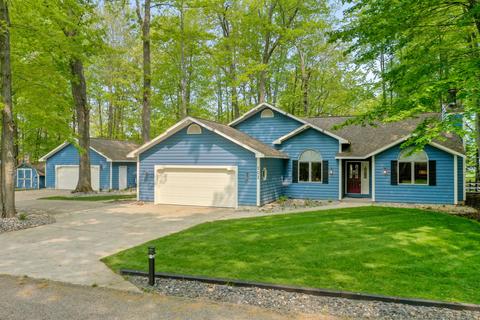 503 Chippewa Trl, Prudenville, MI 48651
