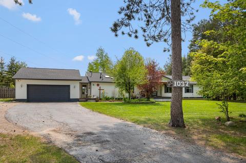1037 Five Lakes Rd, Gaylord, MI 49735