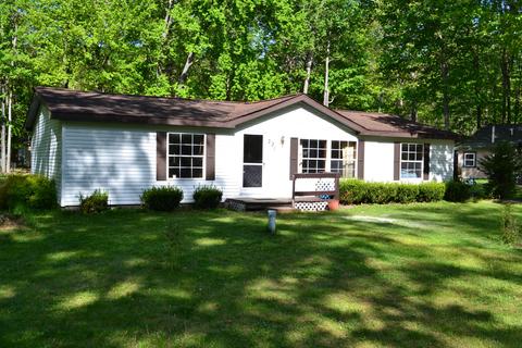 221 Marywood Dr, Roscommon, MI 48653