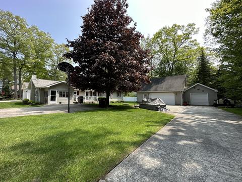 109 Funston Ave, Roscommon, MI 48653