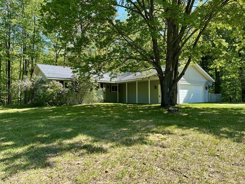 8968 Co Rd 612, Lewiston, MI 49756