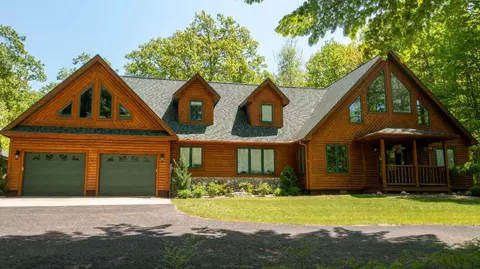 112 Rolling Oak Ln, Roscommon, MI 48653