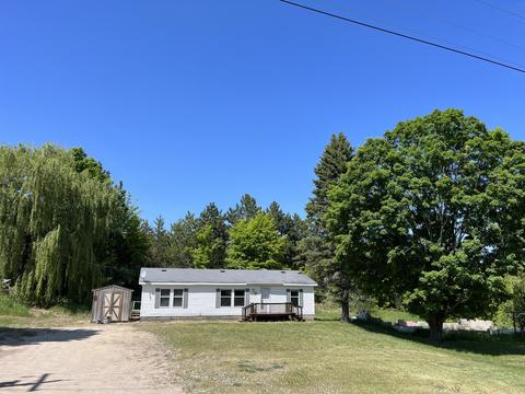 432 W Winters Road Gaylord Mi 49735 Rd, Gaylord, MI 49735