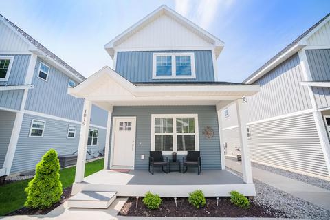 1019 E Front Street Traverse City Mi 49686 St, Traverse City, MI 49686