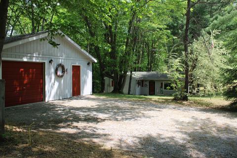 317 Bunny Dr, Mio, MI 48647 photo 2