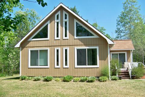 8798 Pineview Dr, Mancelona, MI 49659