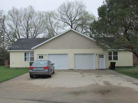 425 Corner Drive Unit B Cheboygan Mi 49721 Dr UNIT B, Cheboygan, MI 49721
