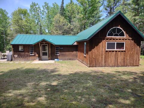5156 W Kneeland Road Lewiston Mi 49756 Rd, Lewiston, MI 49756