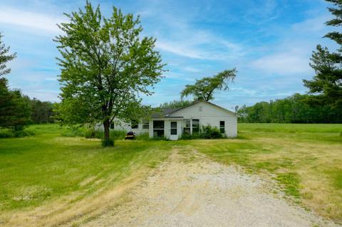 3301 N Merritt Road Merritt Mi 49667 Rd, Merritt, MI 49667