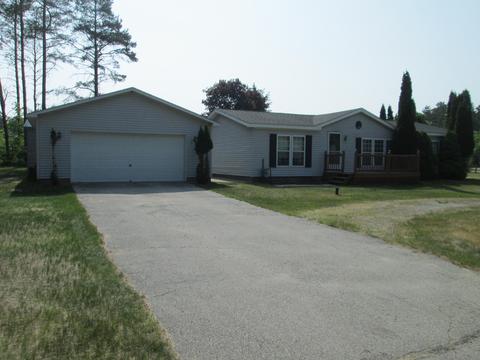 4100 Crestwood Ct, Lewiston, MI 49756