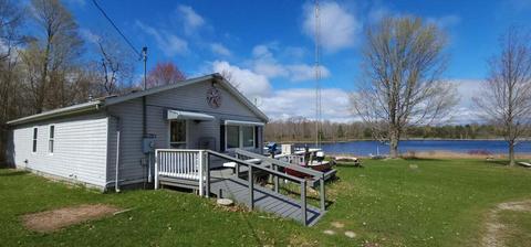 5555 Point Dr, Gladwin, MI 48624 photo 3