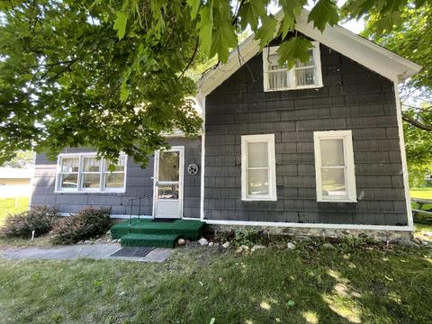 20964 Superior St, Onaway, MI 49765