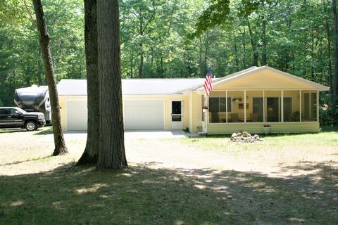 290 Rising Fawn Trl, Roscommon, MI 48653