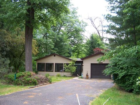 114 Crooked Oak Ct, Roscommon, MI 48653