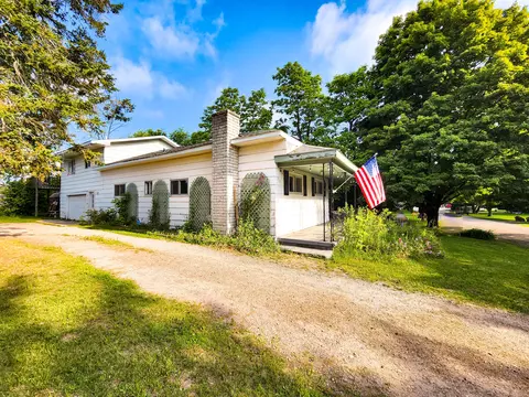 512 Filmore St, Cheboygan, MI 49721