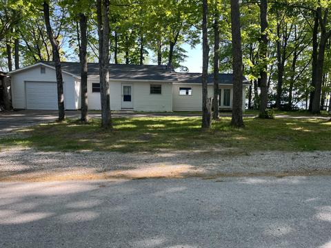 13870 Parallel Ave, Alpena, MI 49707