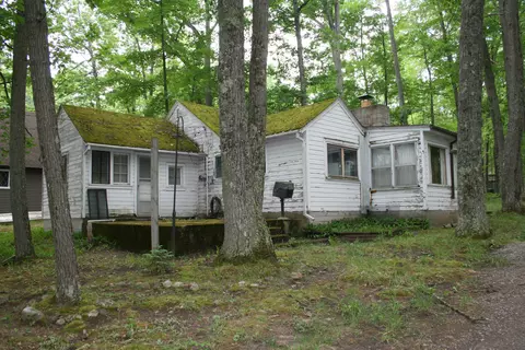2966 W Higgins Lake Drive Units 7 8 UNIT S 7 & 8, Roscommon, MI 48653