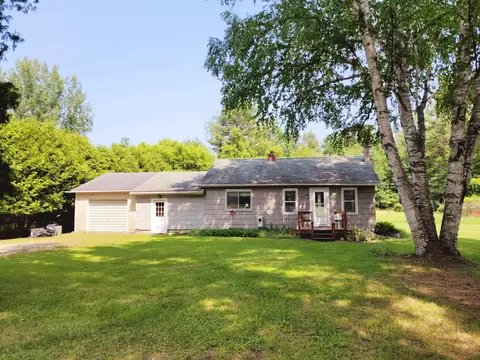 8242 Carter Road Cheboygan Mi 49721 Rd, Cheboygan, MI 49721
