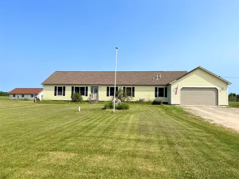 2198 Campbell Rd, Cheboygan, MI 49721