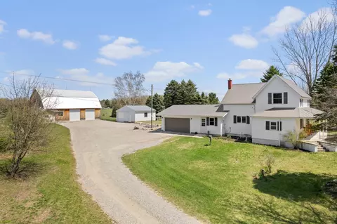 8188 Beckett Rd, Johannesburg, MI 49751