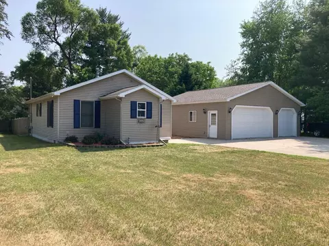 903 W Deer St, Gladwin, MI 48624