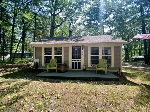 400 Sumac Ave, Roscommon, MI 48653