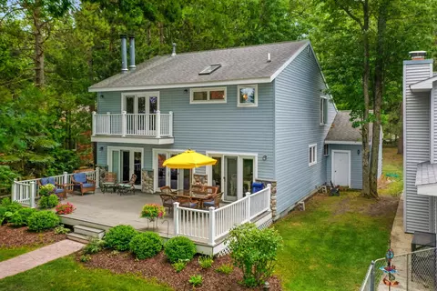 6564 W Higgins Lake Dr, Roscommon, MI 48653