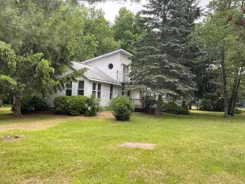214 Lakeview Avenue Houghton Lake Mi 48629 Ave, Houghton Lake, MI 48629