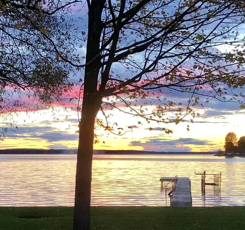 1351 E Houghton Lake Dr, Houghton Lake, MI 48629