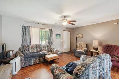 910 W Martin St, Gladwin, MI 48624 photo 2
