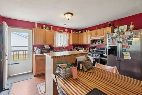 910 W Martin St, Gladwin, MI 48624 photo 5